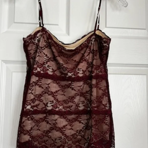 Burgundy lace camisole top - Picture 2 of 5